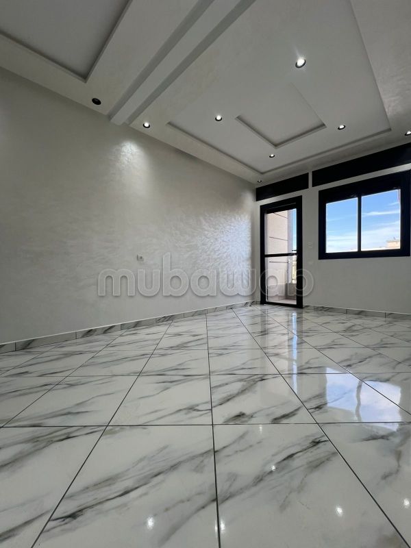 Ufficio da affittare a Dher Lahmam. 4 belle camere da letto. Terrazzo e ascensore