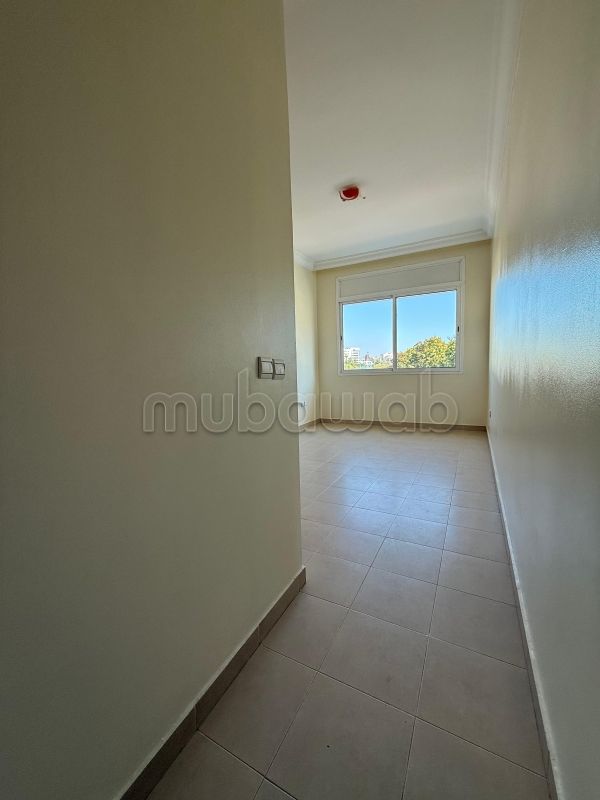 شقة رائعة للايجار بالمعاريف امتداد. 2 قطع مريحة. مفروشة