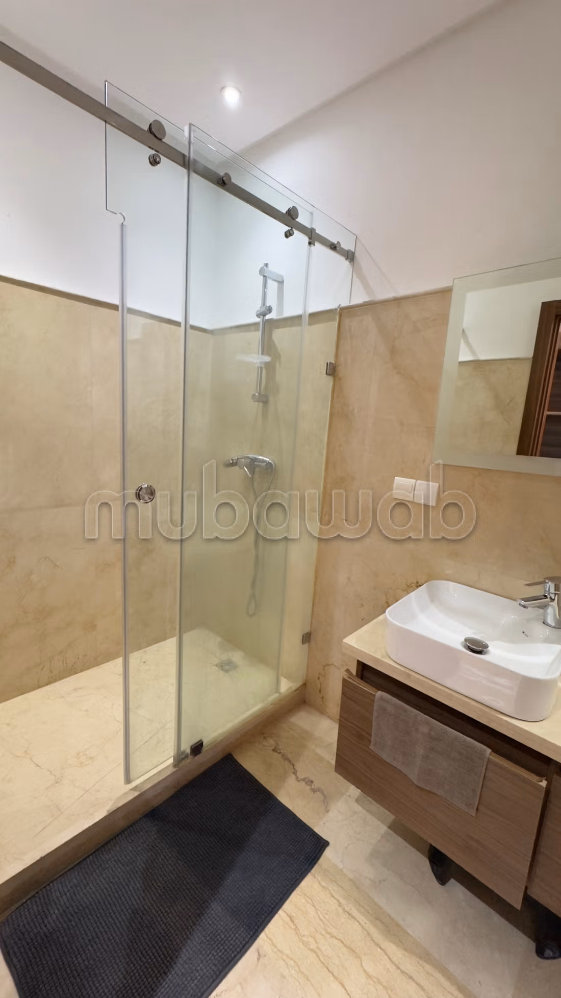 Affitto di un bellissimo appartamento a Route Casablanca. Superficie di 86 m². Arredato