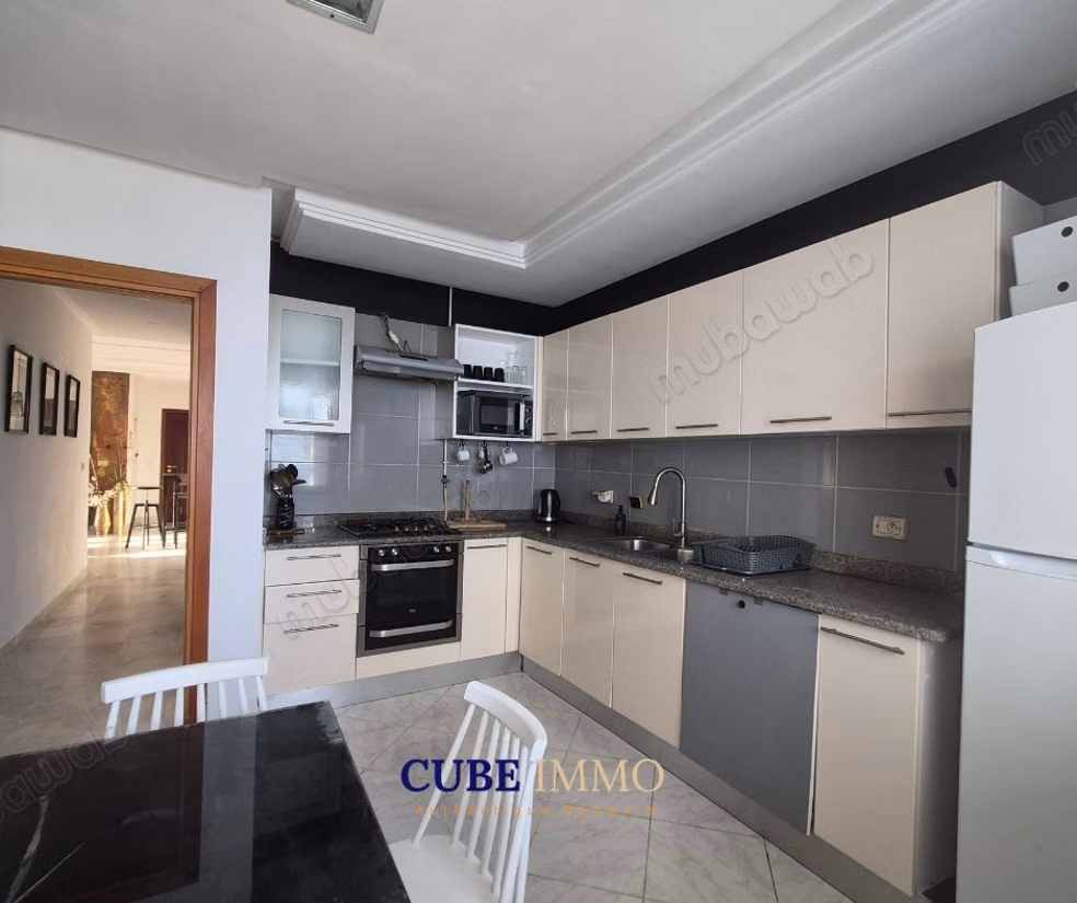 A louer un spacieux appartement vide ou meublé