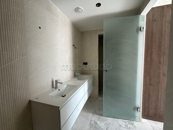 Bel appartement en location à Souissi. 
3 pièces. 
Air conditionné