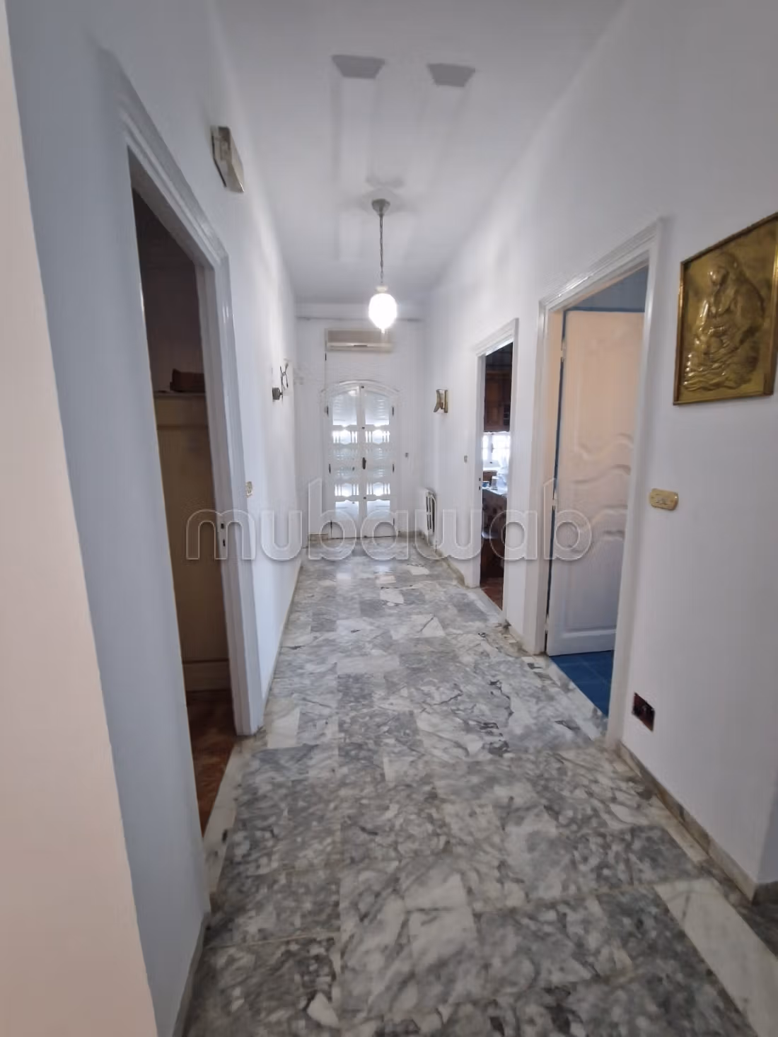 À Louer – Villa à El Menzah 9 Route principale