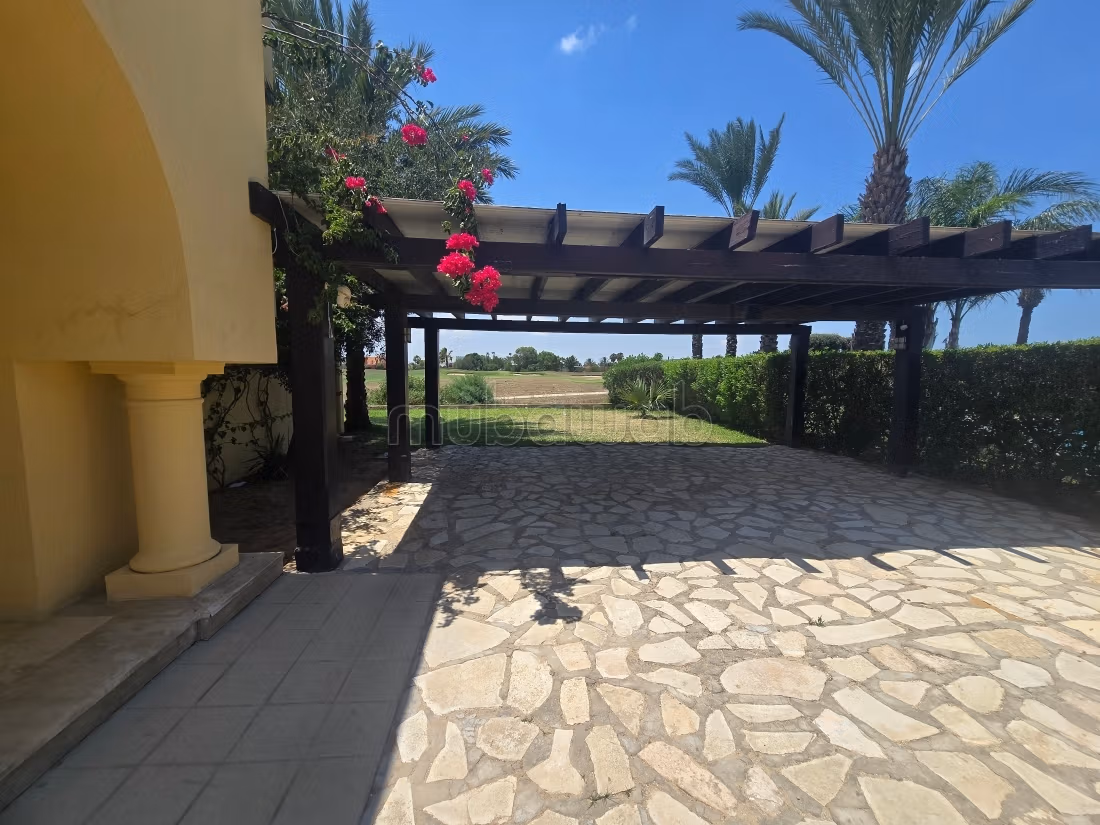 Villa à la location vide à gammarth touristique