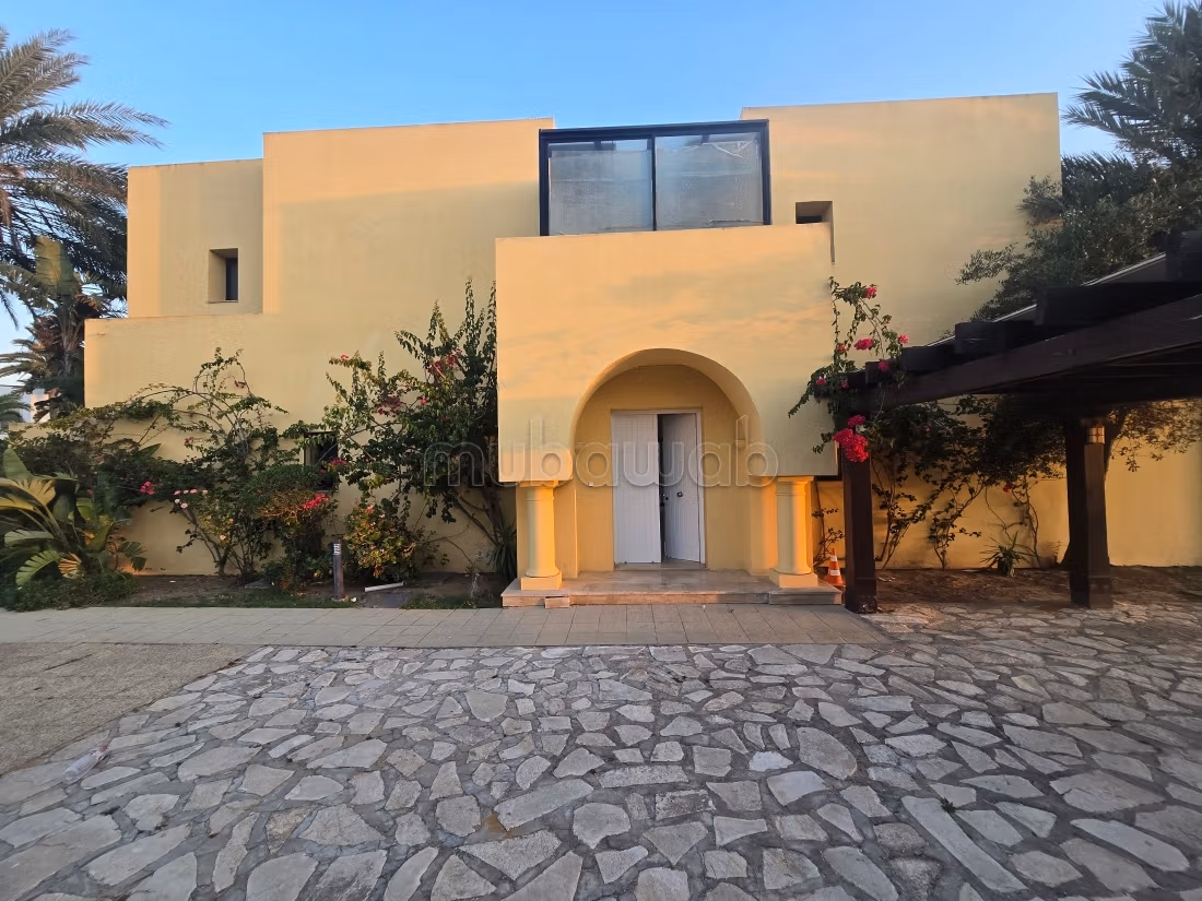 Villa à la location vide à gammarth touristique