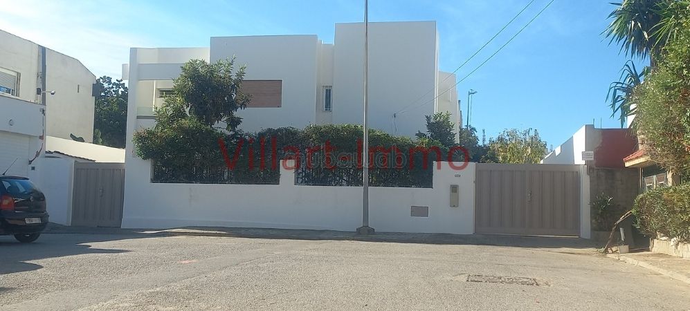 Villa située au centre ville, bail professionnel