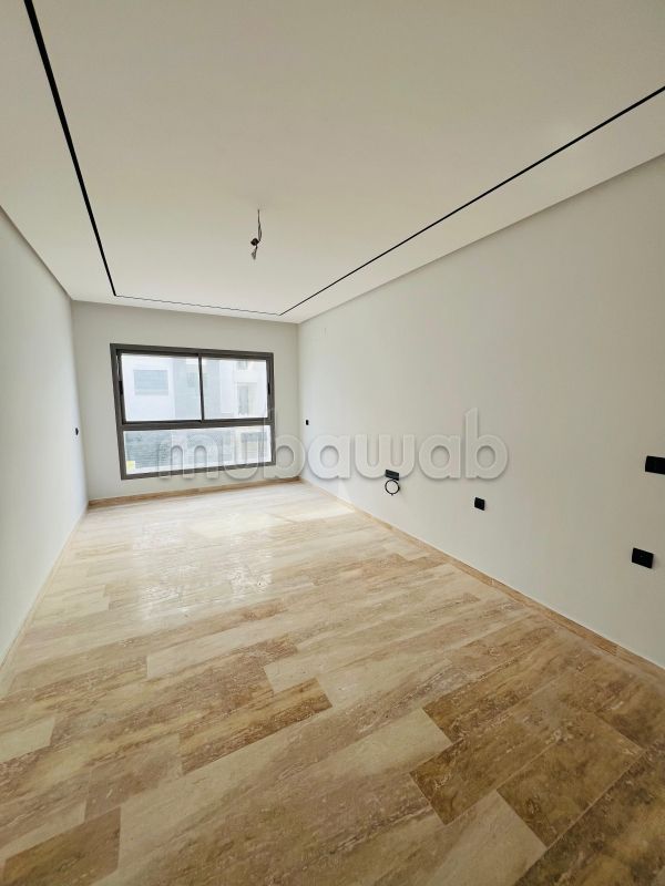 Beautiful apartment for sale in Ziaten. 3 rooms. Green areas and lift