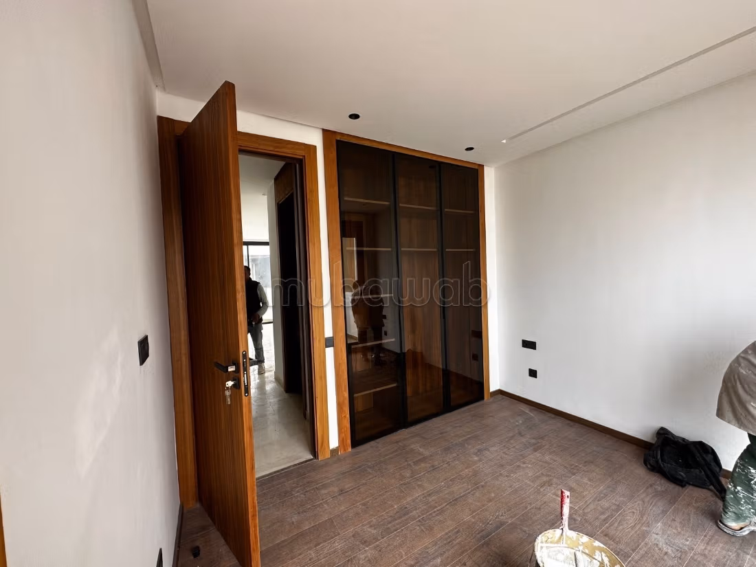 Studio Neuf traversant avec Terrasse aux princesse — 4