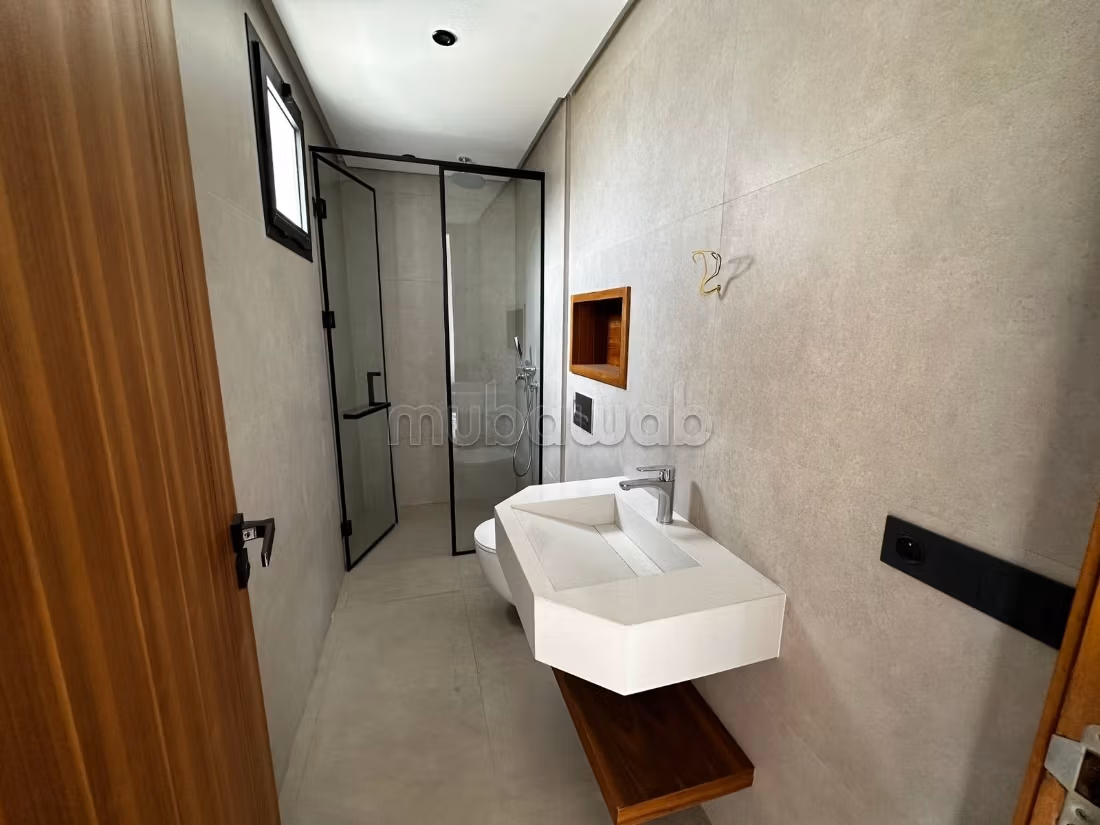 Studio Neuf traversant avec Terrasse aux princesse — 5