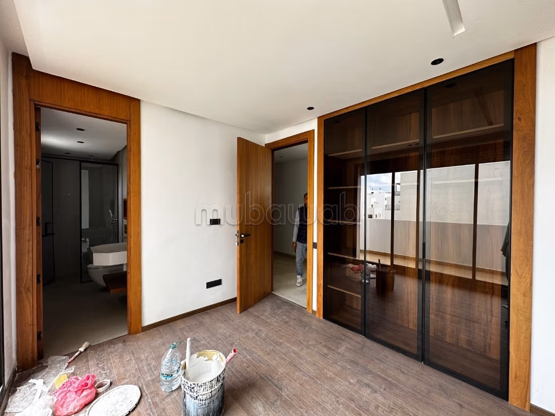 Studio Neuf traversant avec Terrasse aux princesse — 6