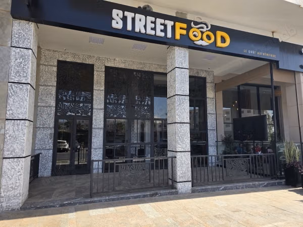 Oficinas y locales comerciales en venta en Founti. Superficie 110 m². Sistema de aire condicionado