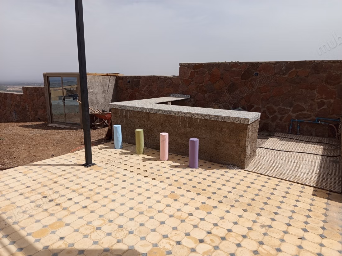 Apartment for sale. 4 large rooms. Gardeners, Large terrace