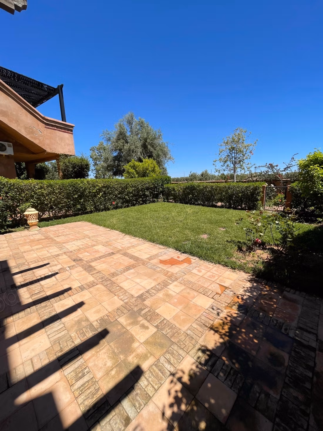 Bonito piso en venta en Amelkis. 2 hermosas habitaciones. Antena parabólica, residencia segura