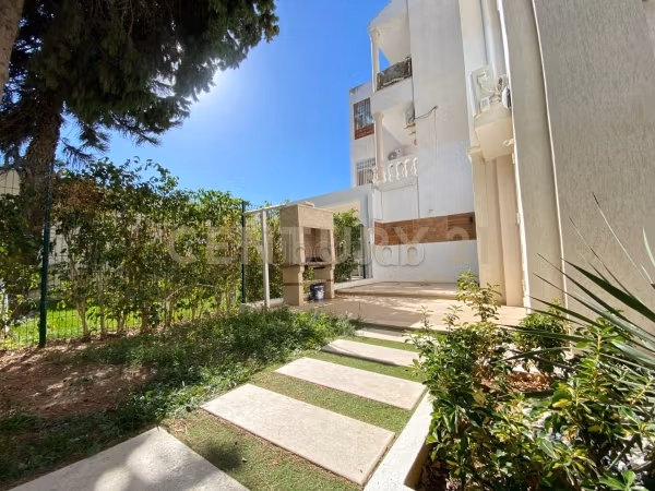Vendita di uno splendido appartamento a La Marsa. 4 ampi locali. Giardino, terrazzo