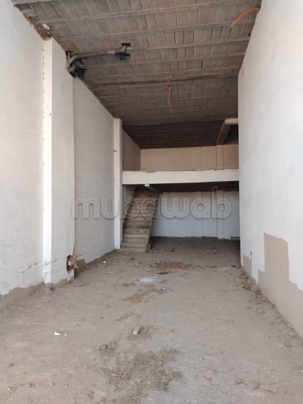 Local commercial en vente à Bouskoura. Surface de 122 m²