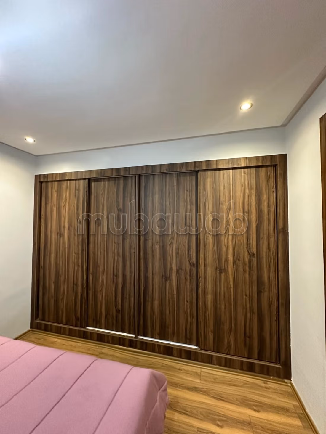 Duplex meuble a louer a mariif au 4eme 
5 etage