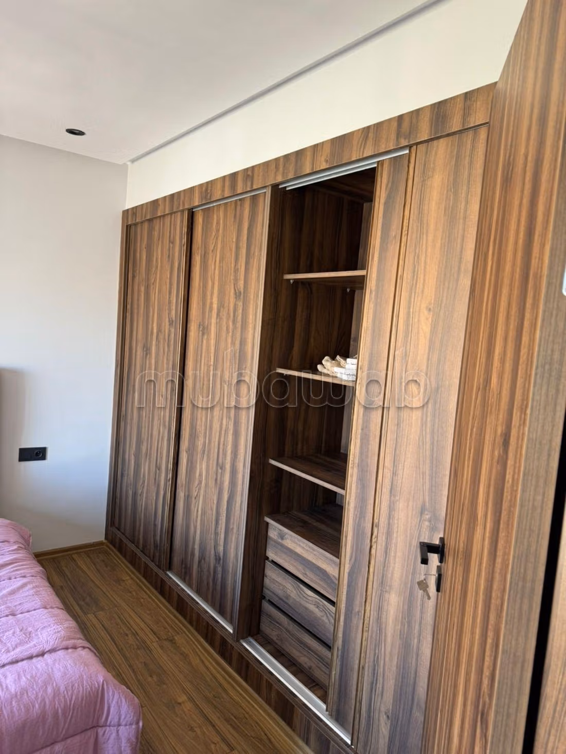 Duplex meuble a louer a mariif au 4eme 
5 etage