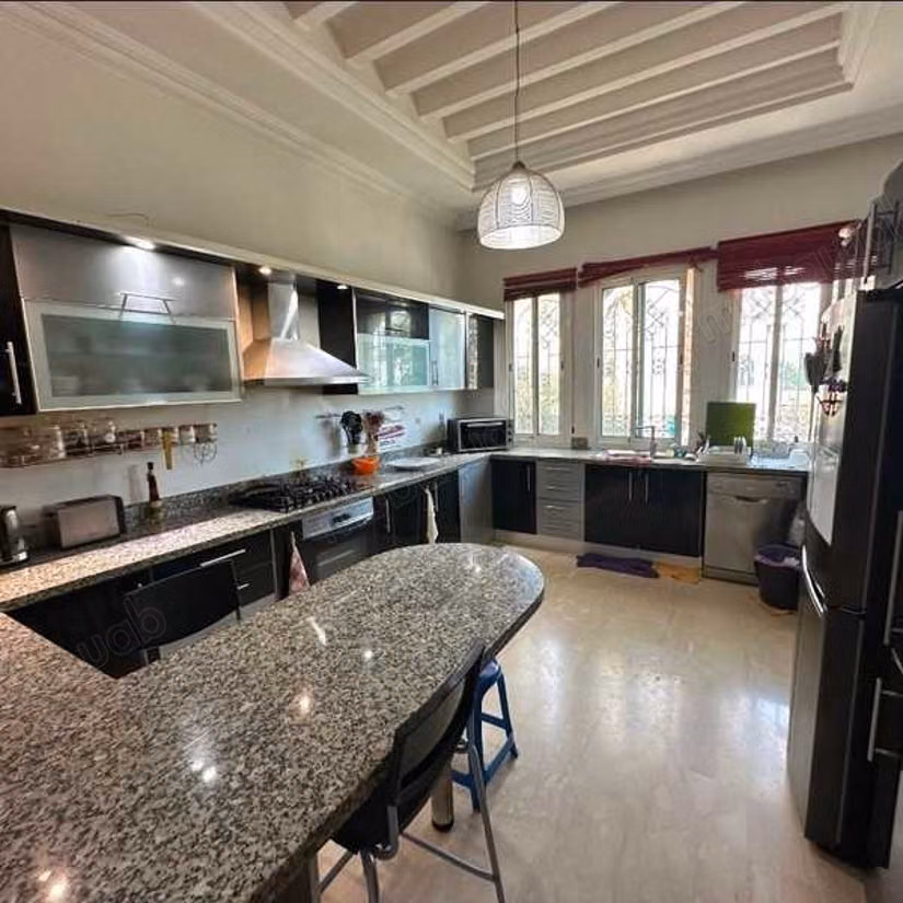 Fabulous house for sale in Ain Diab. 3 beautiful rooms. Green areas, Parking spaces for cars