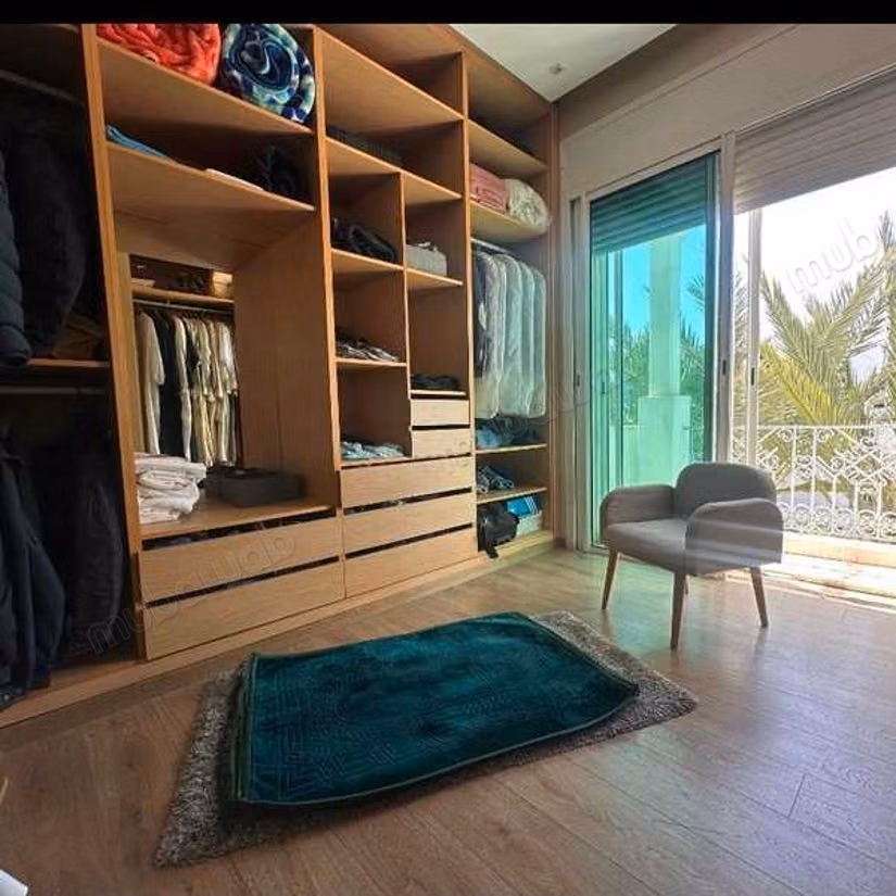 Fabulous house for sale in Ain Diab. 3 beautiful rooms. Green areas, Parking spaces for cars