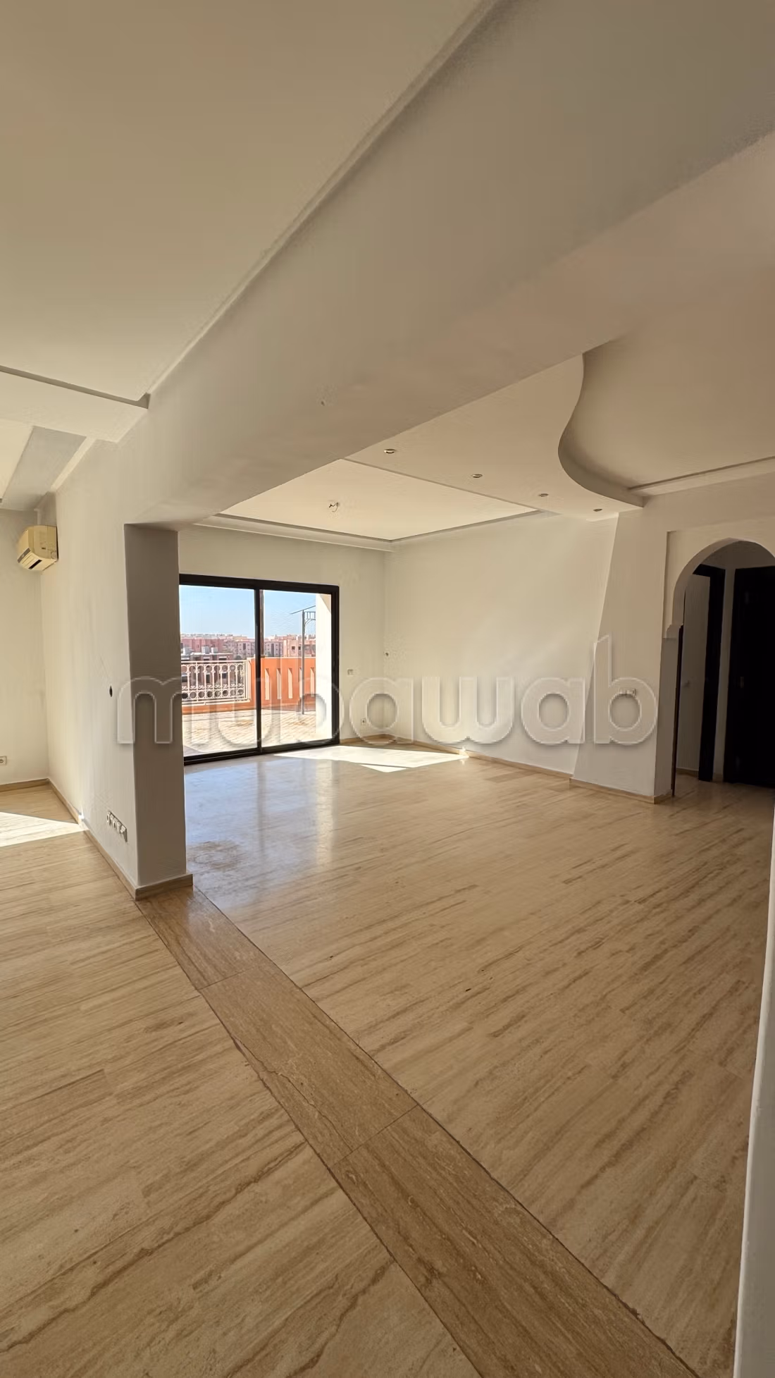 Bel appartement avec une grand terrasse — 4
