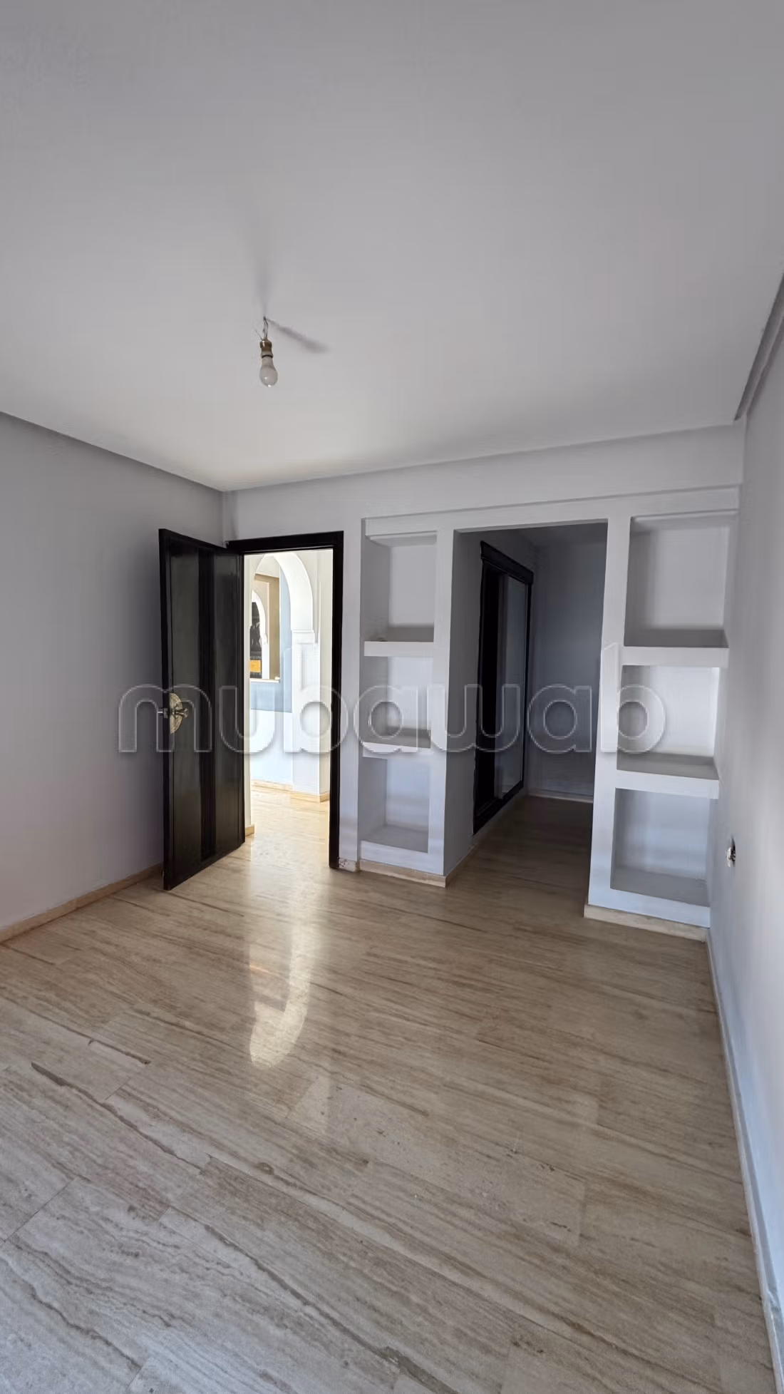 Bel appartement avec une grand terrasse — 6