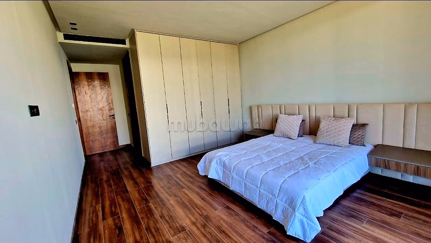 LOCATION villa neuve sur 3 niveaux avec ascenseur