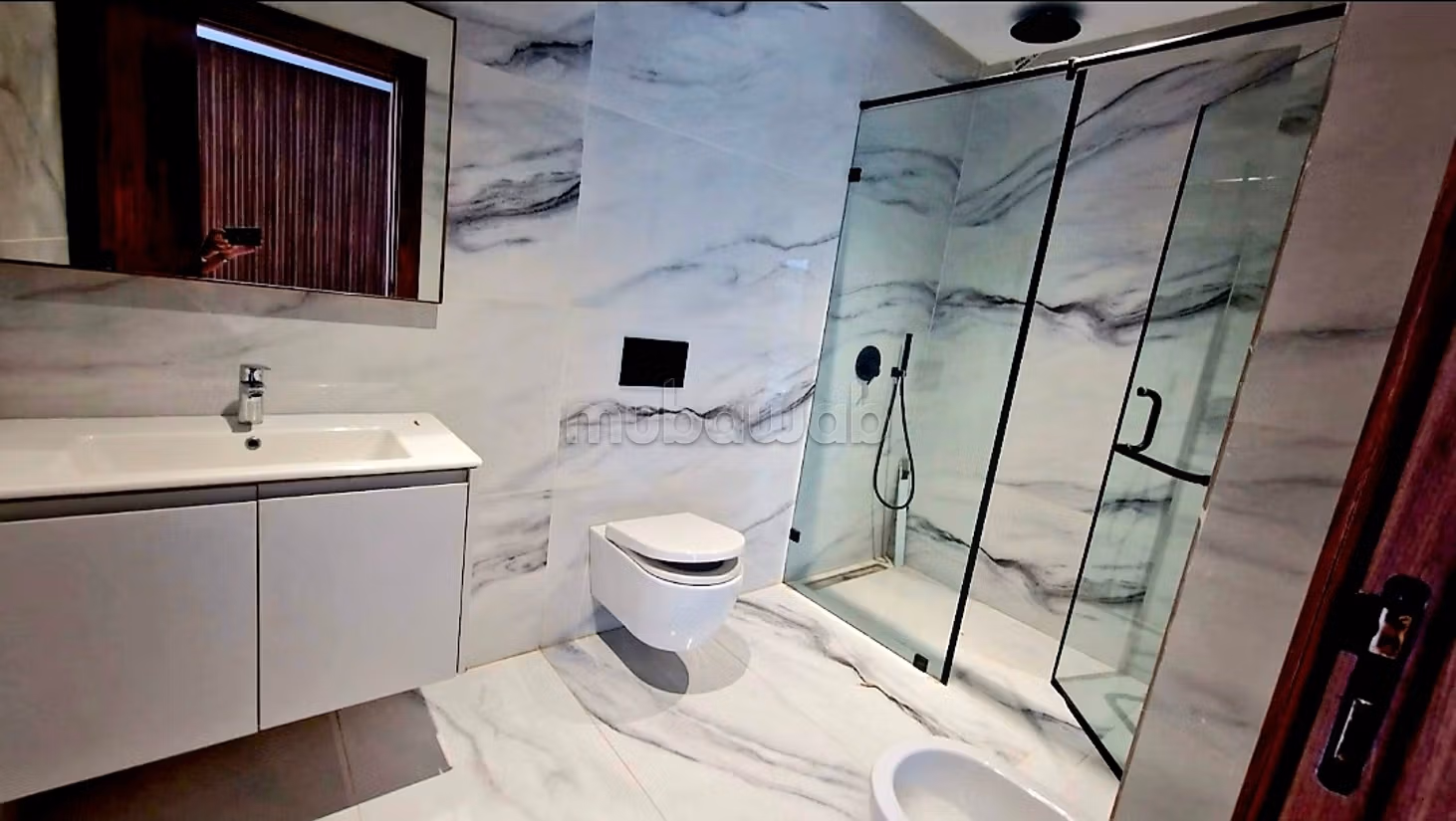LOCATION villa neuve sur 3 niveaux avec ascenseur
