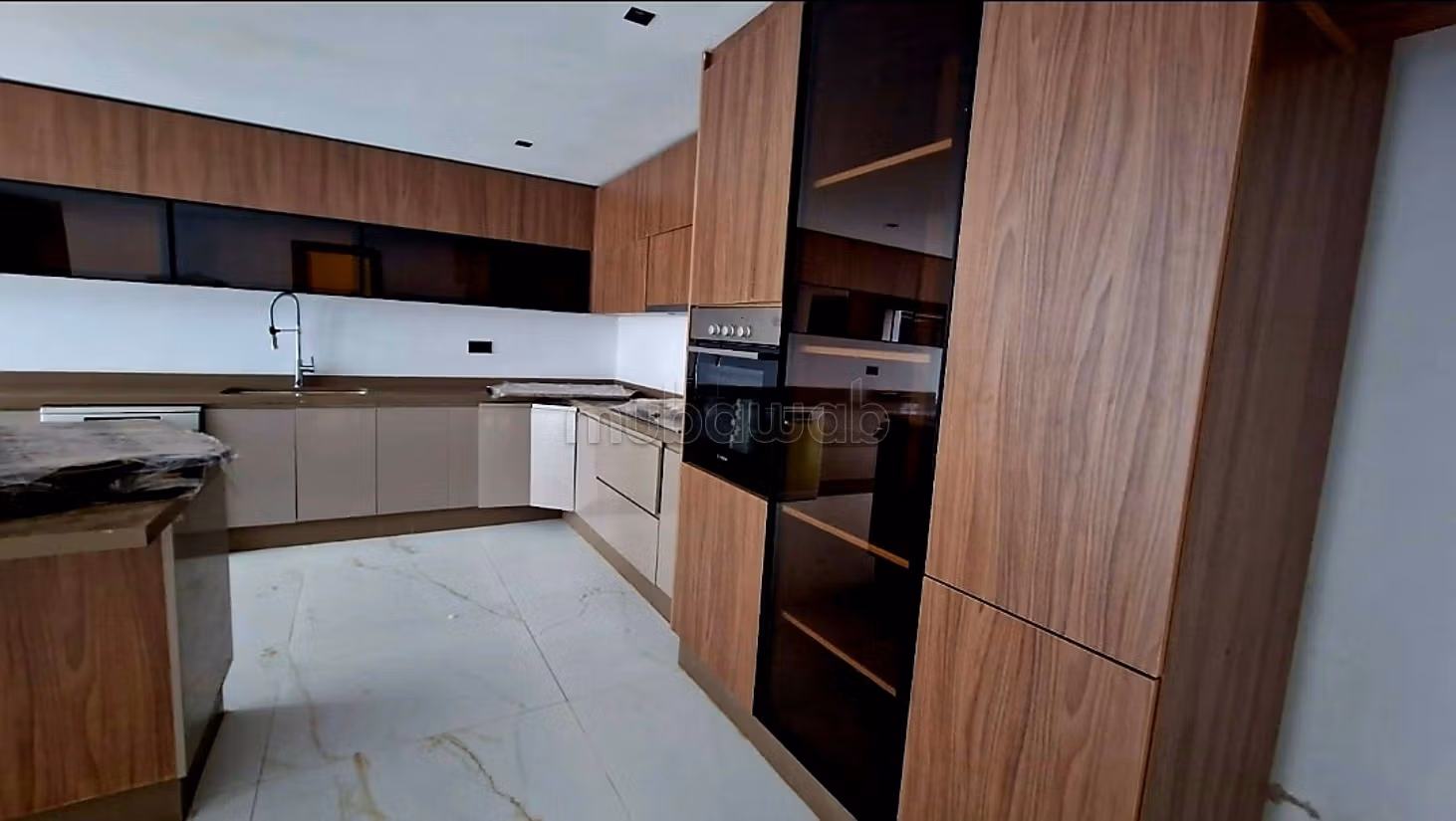 LOCATION villa neuve sur 3 niveaux avec ascenseur