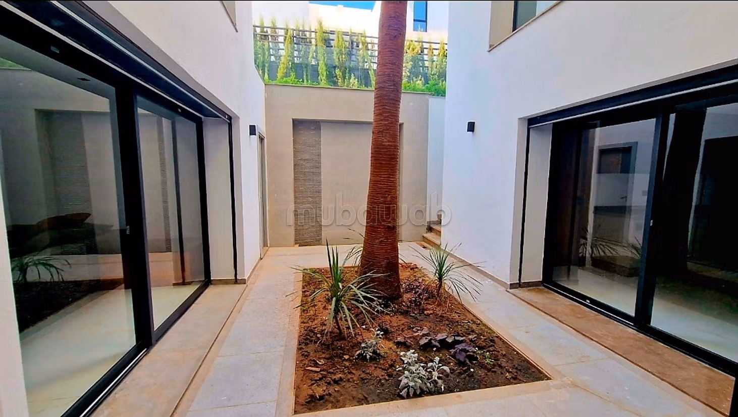 LOCATION villa neuve sur 3 niveaux avec ascenseur
