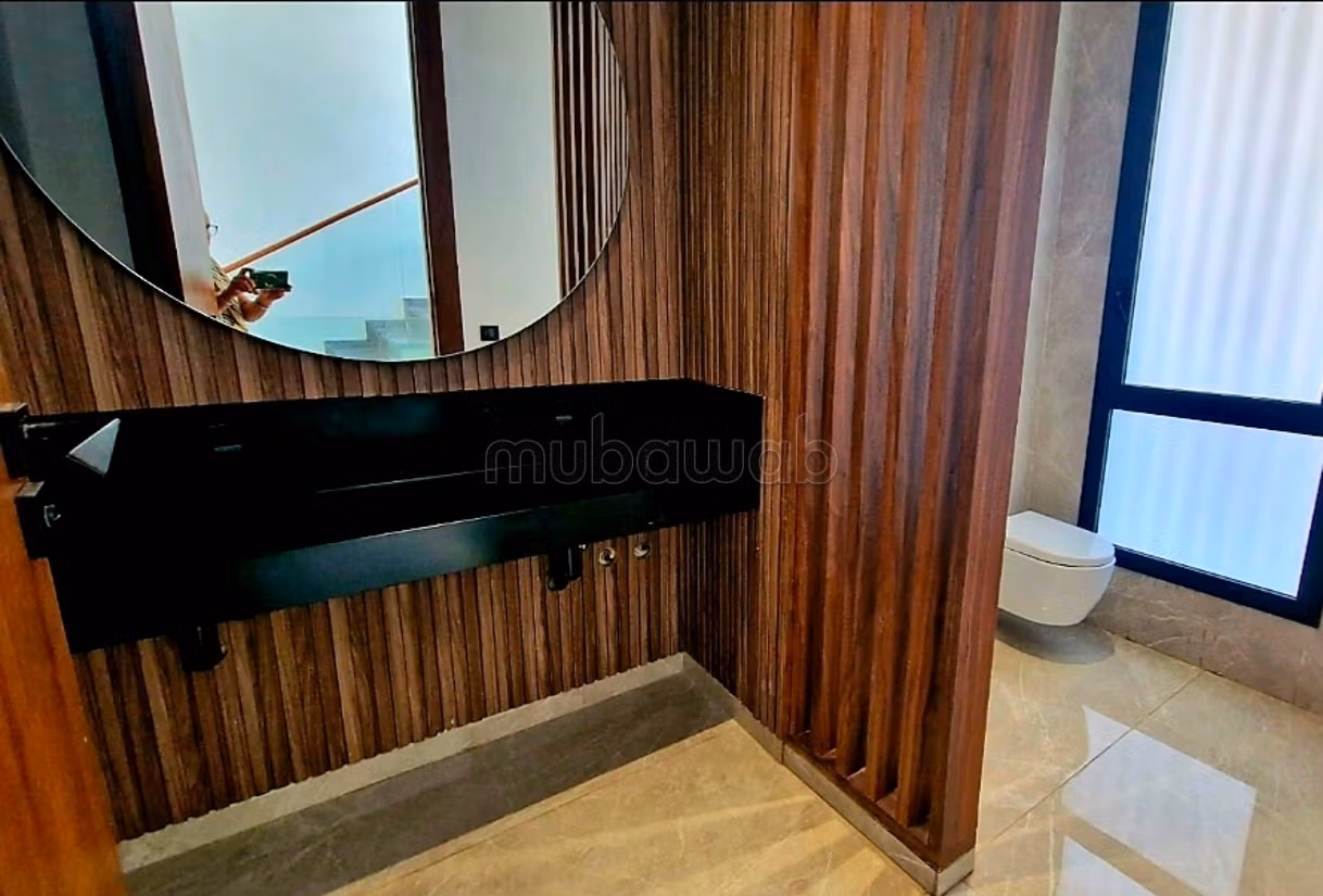 LOCATION villa neuve sur 3 niveaux avec ascenseur