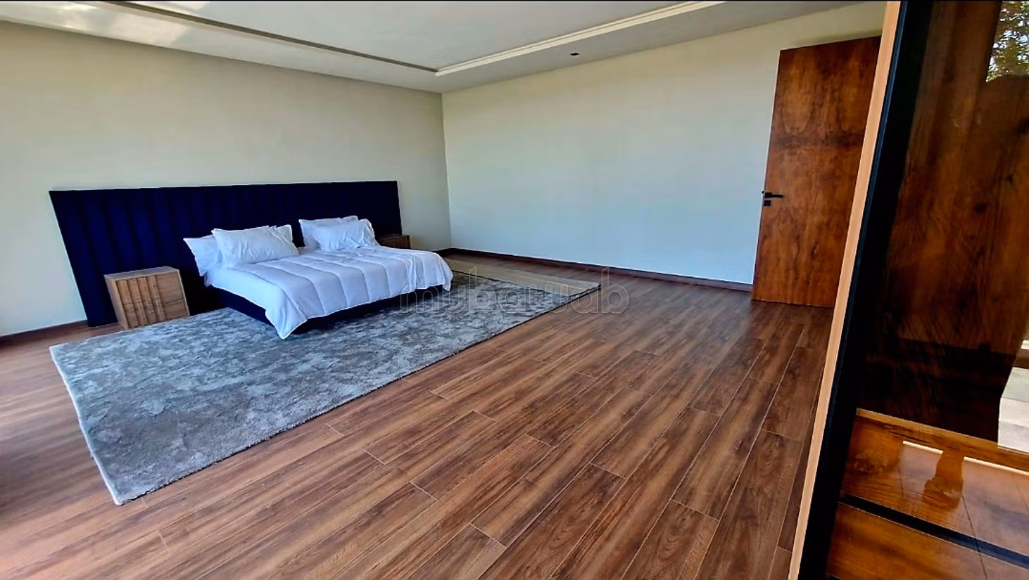 LOCATION villa neuve sur 3 niveaux avec ascenseur