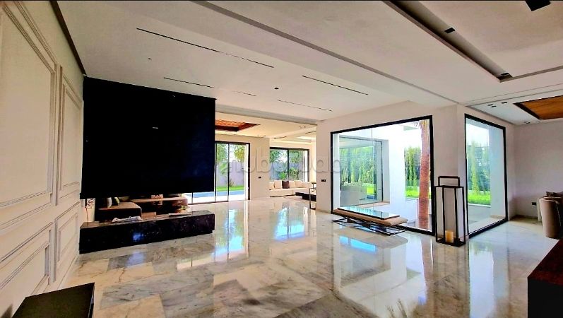 LOCATION villa neuve sur 3 niveaux avec ascenseur