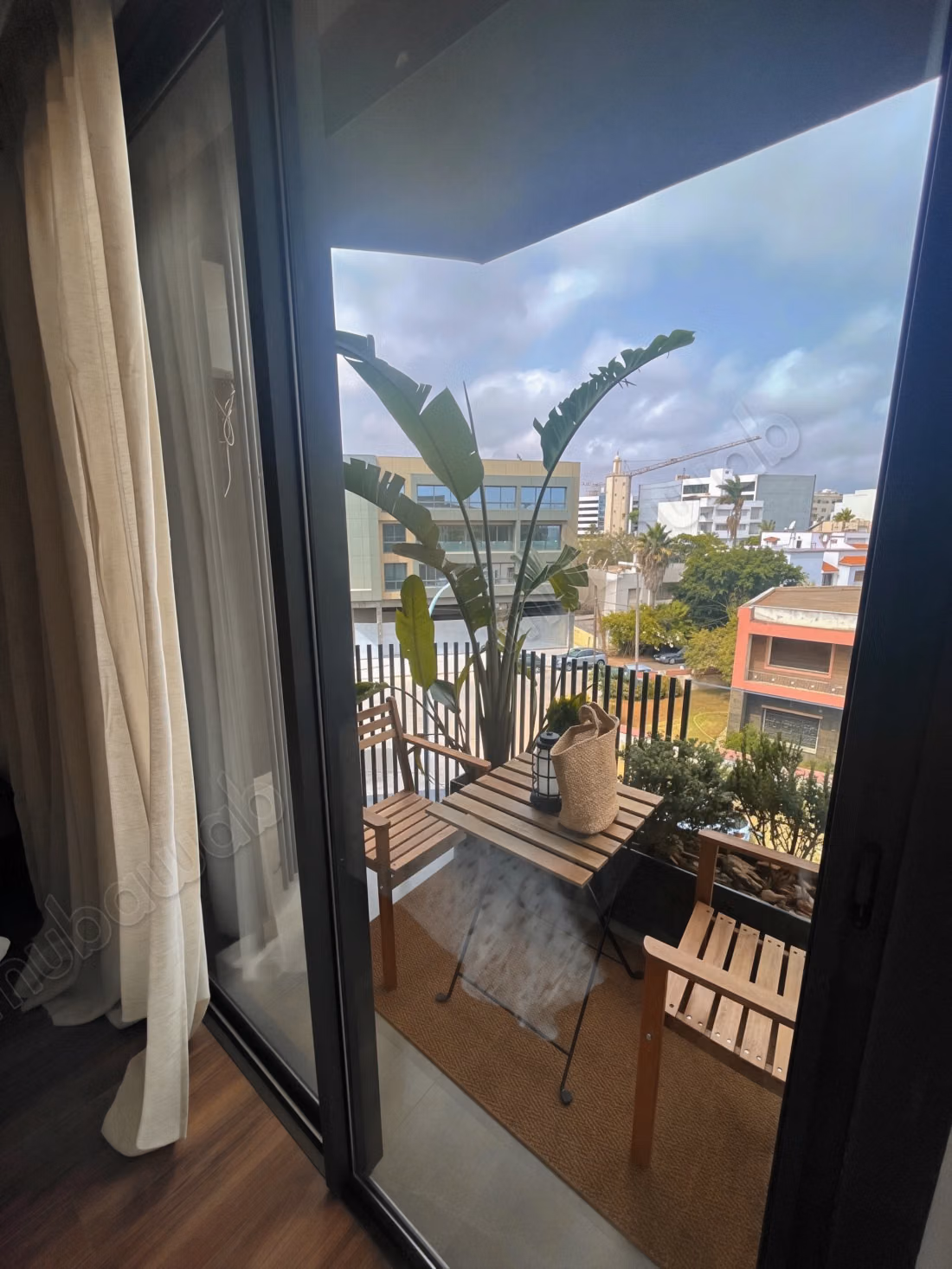 Grand studio TOUT NEUF 
Oasis direct proprio
