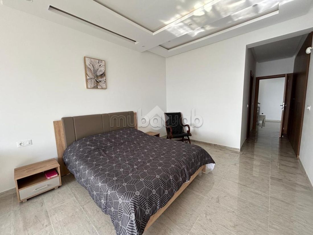 A vendre une villa avec deux appartements