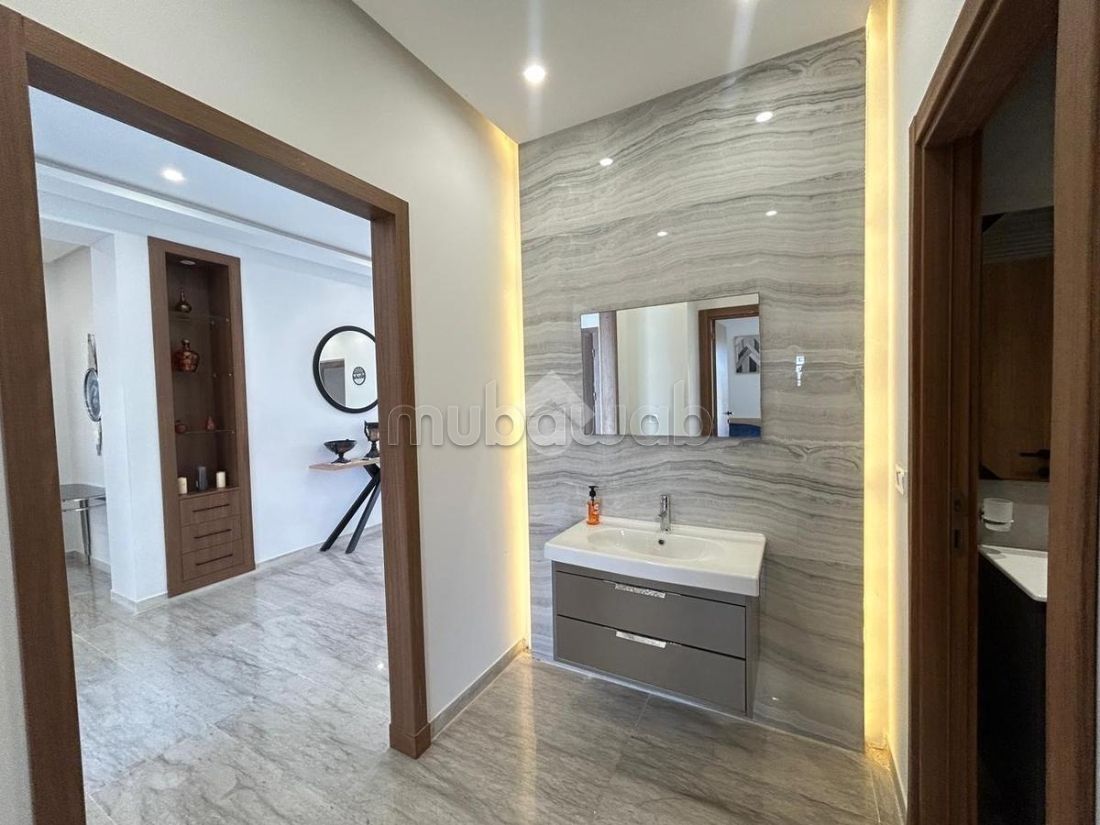 A vendre une villa avec deux appartements