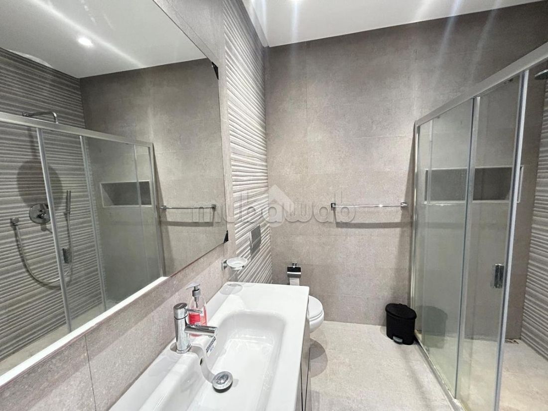 A vendre une villa avec deux appartements