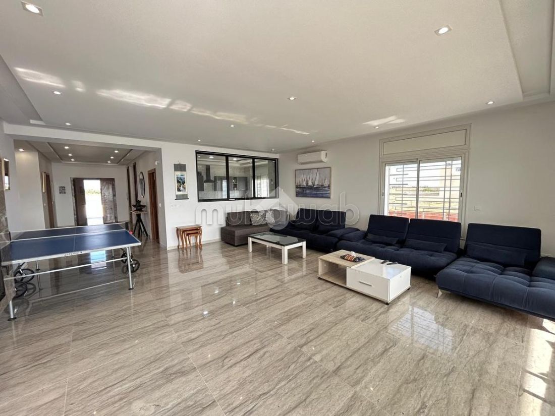 A vendre une villa avec deux appartements