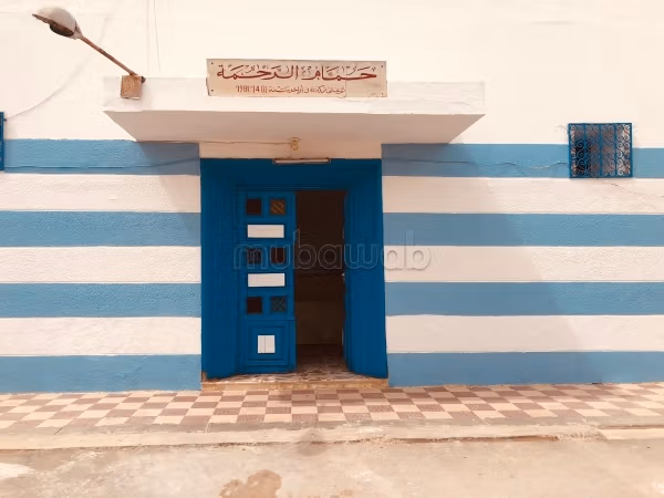 Offices & shops for sale. Large area 370 m². Air conditioning