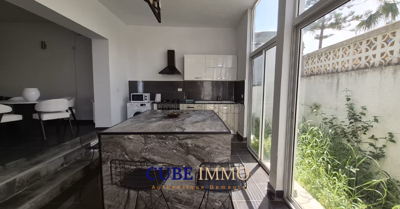 Duplex meublé avec jardin et terrasse
