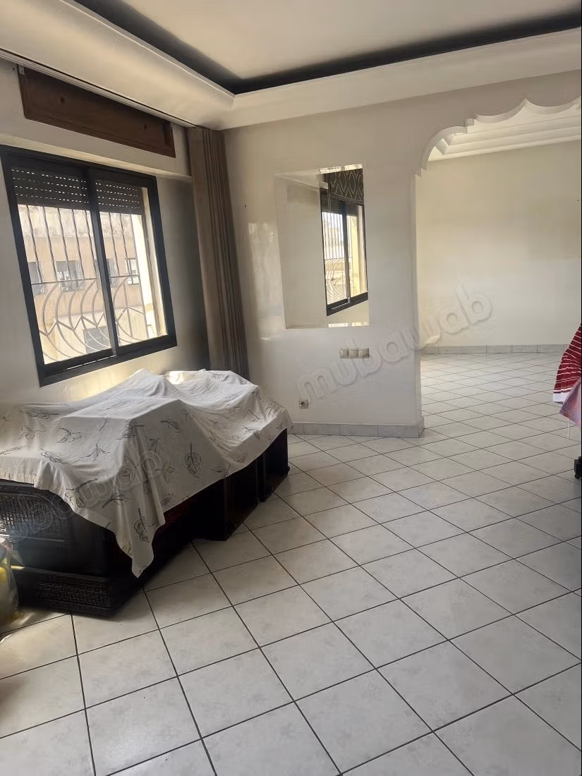 Bonito piso en venta en Les Hôpitaux. 3 dormitorios. Puerta blindada, seguridad implementada
