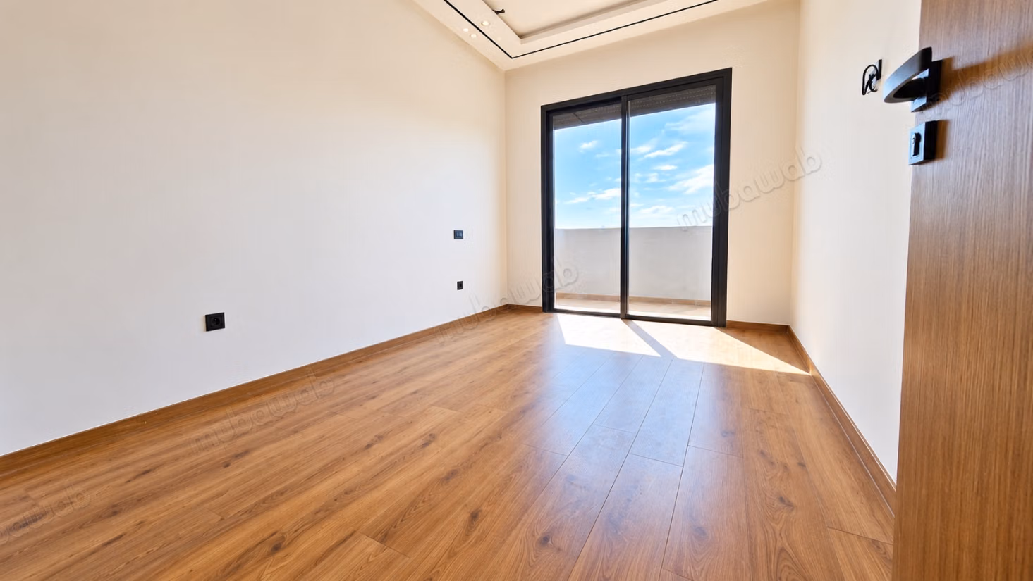 Lovely apartment for rent in Californie. 1 Living area. Furnished
