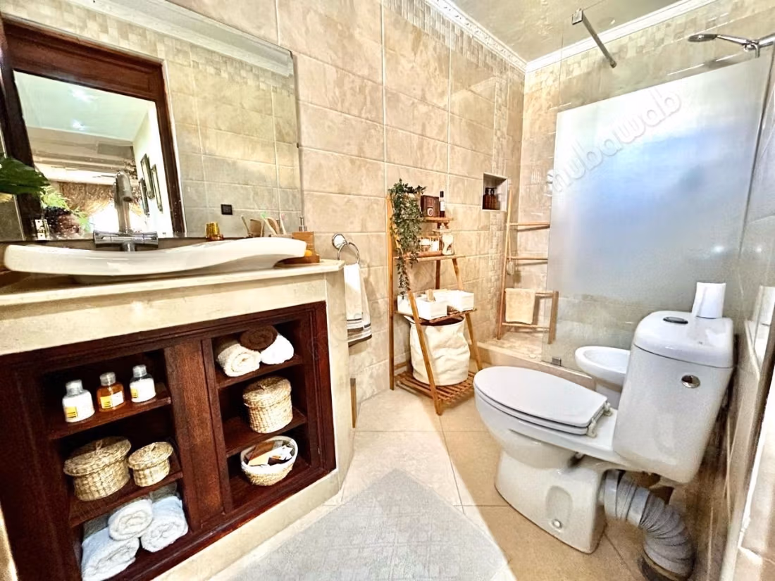 Appartement entièrement rénové à Val Fleuri
