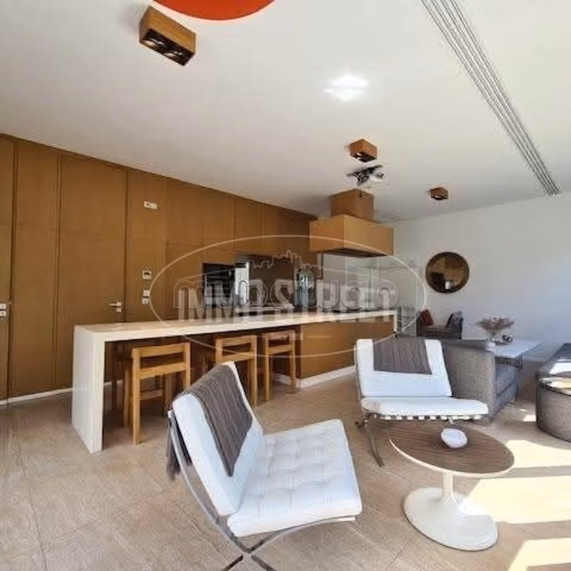 Great apartment for rent. Large area 180 m². New furniture
