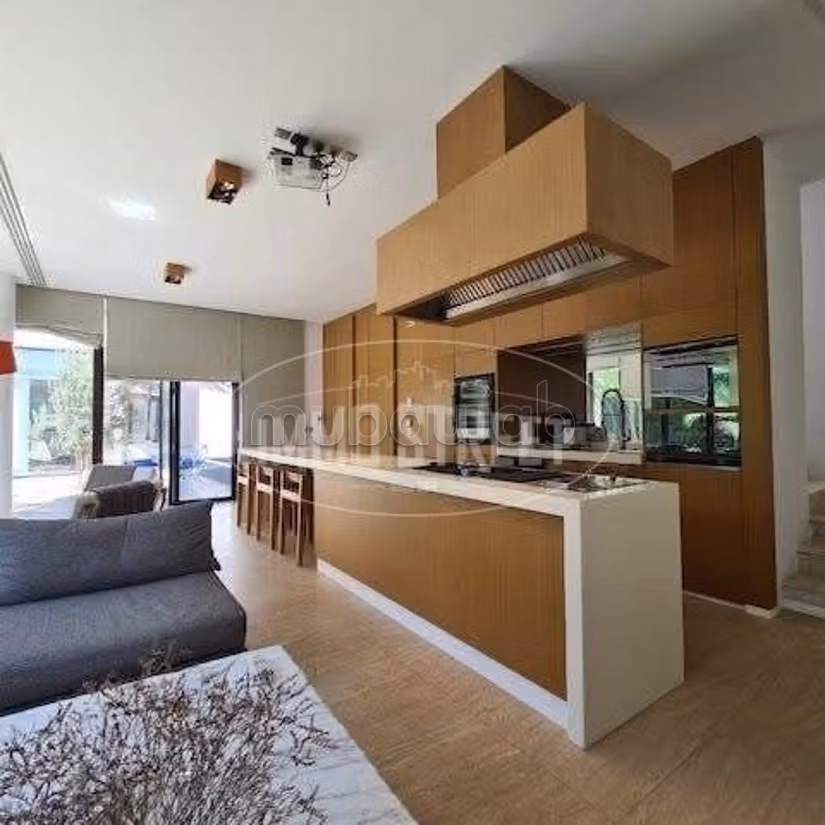 Great apartment for rent. Large area 180 m². New furniture