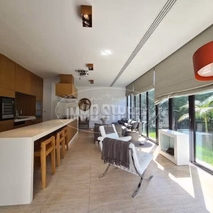 Great apartment for rent. Large area 180 m². New furniture