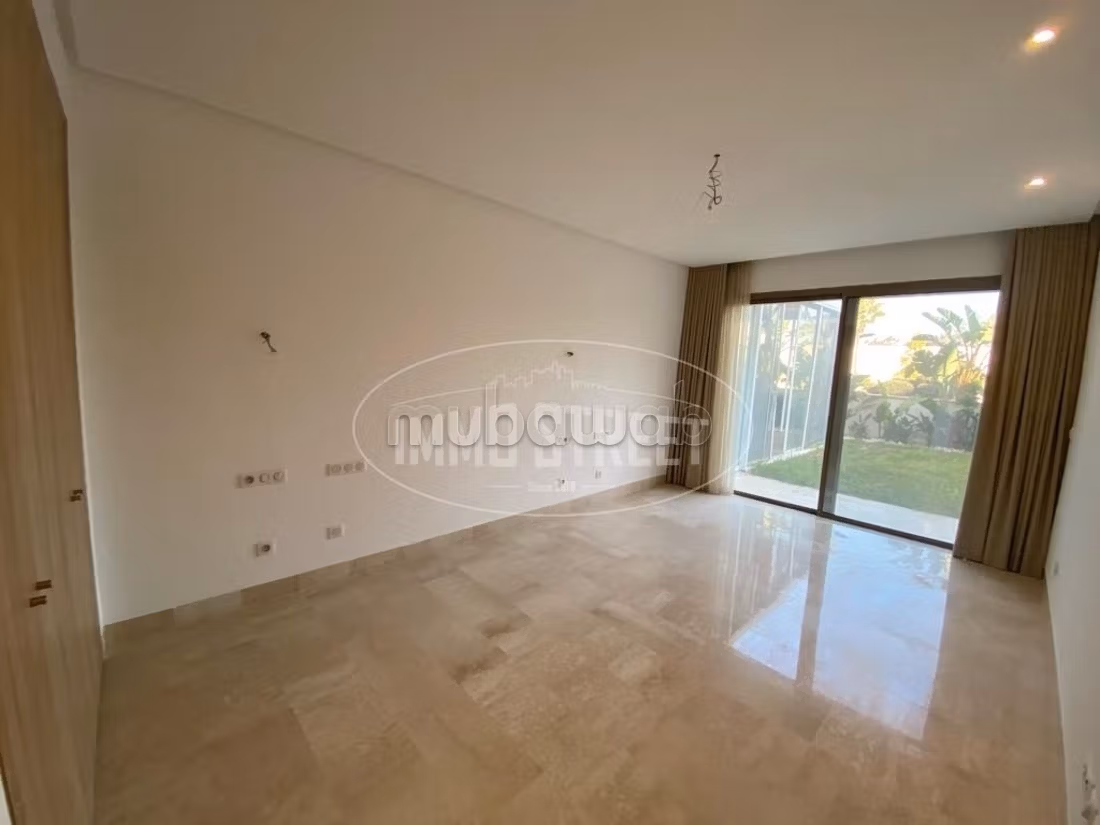 Fabulous apartment for sale. Area 378 m². Security