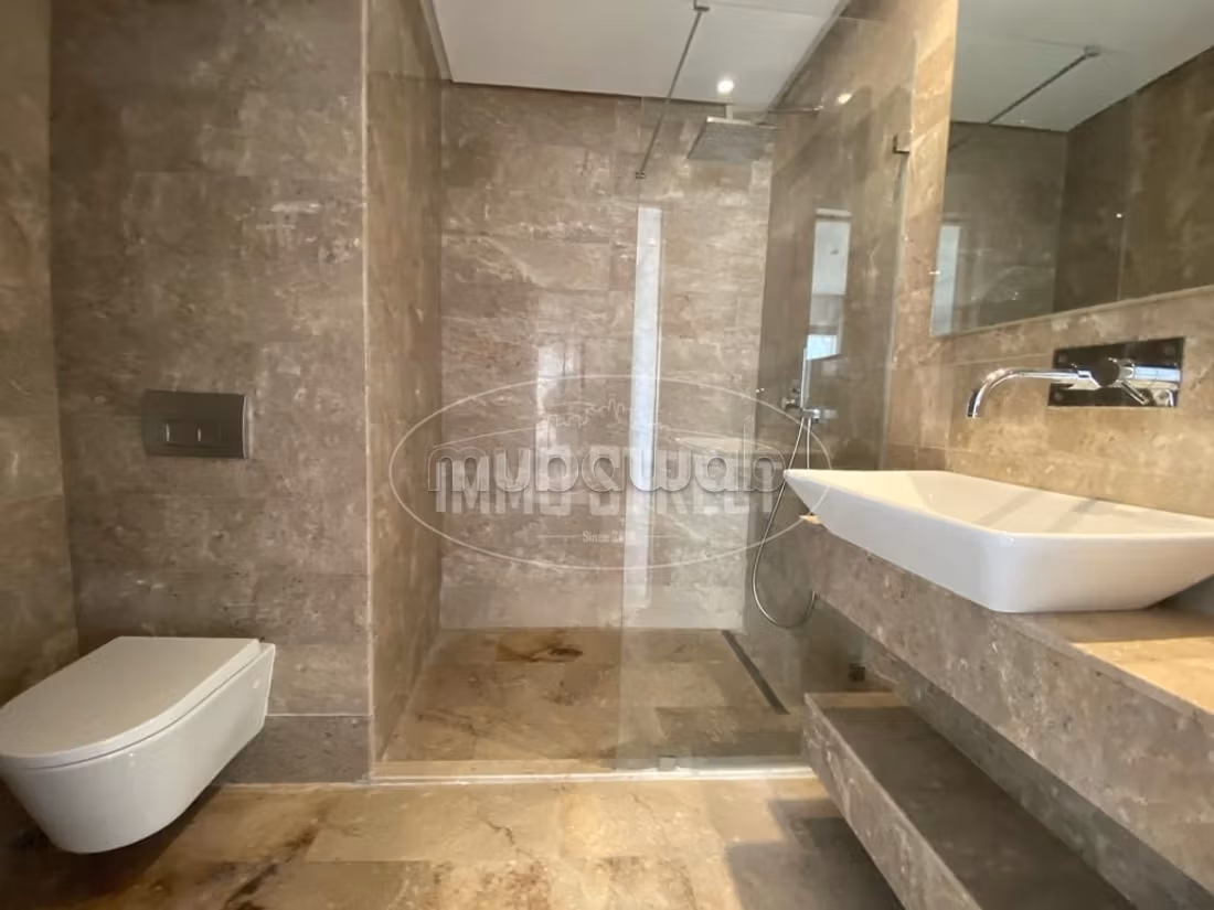 Fabulous apartment for sale. Area 378 m². Security