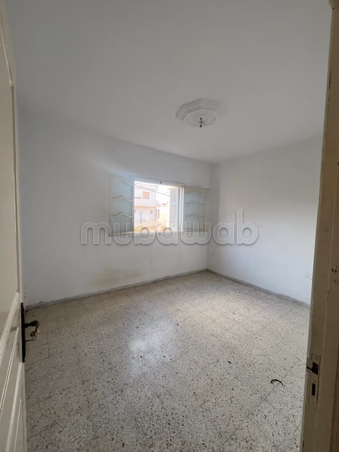 2 maisons  
1 studio à vendre à Hay El Bahri 
3