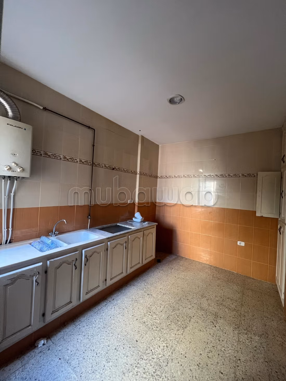 2 maisons  
1 studio à vendre à Hay El Bahri 
3
