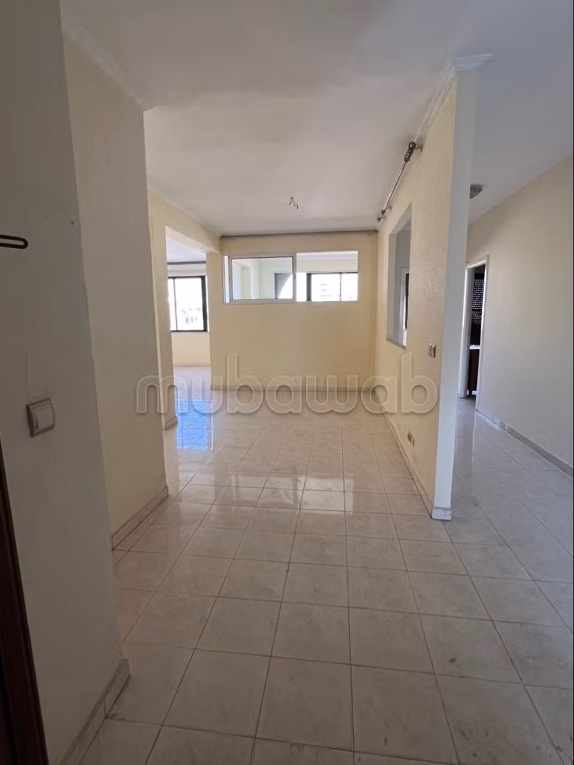Appartement traversant lumineux au dernier étage — 4