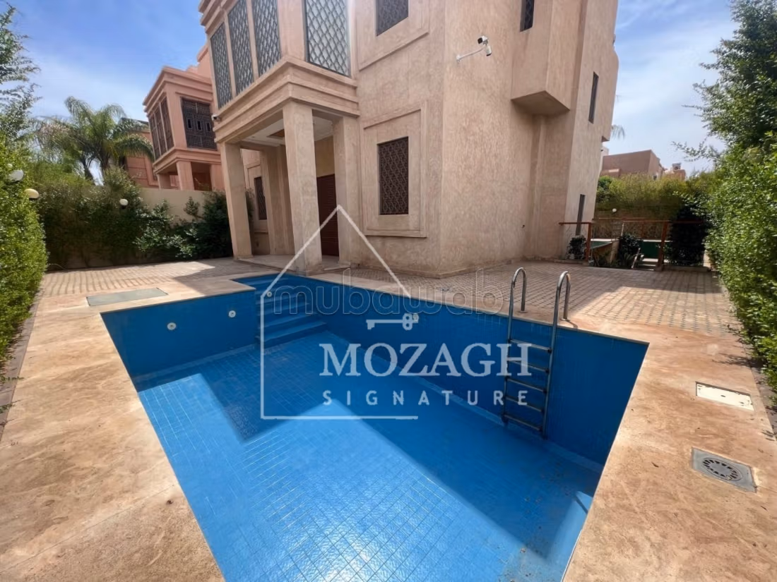 Magnifique villa 400 m² avec piscine privée Targa